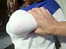 完全独占!Lカップ!なんと18才デビュー!うぶなのにとんでもない「処女超乳」 118センチ ほたる サンプル動画サムネイル